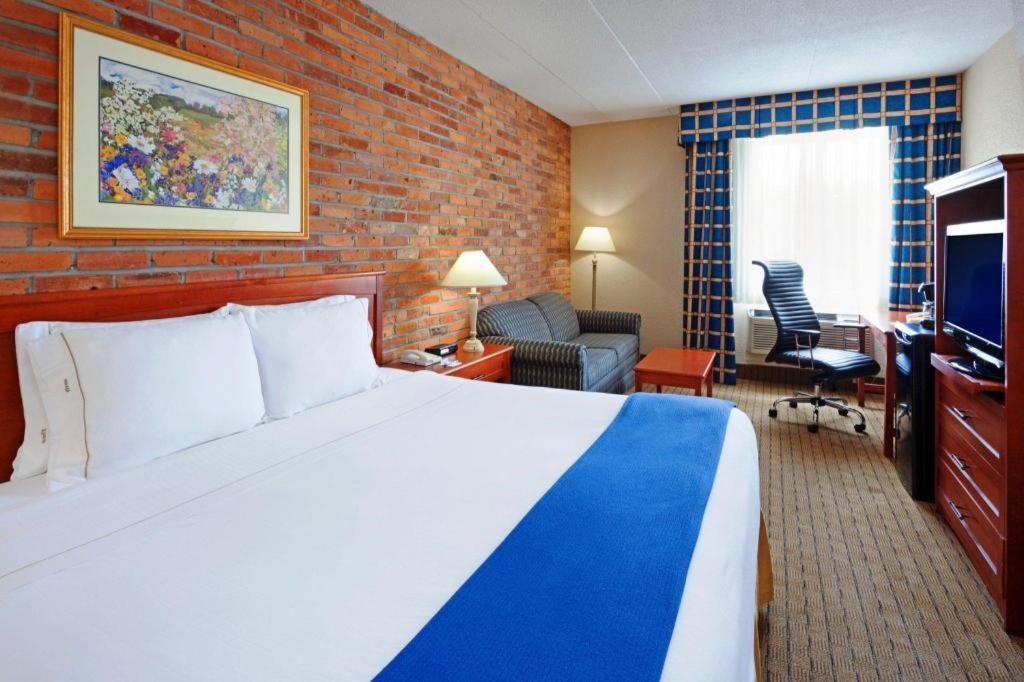 Holiday Inn Express Toronto East - Scarborough By Ihg Exterior photo